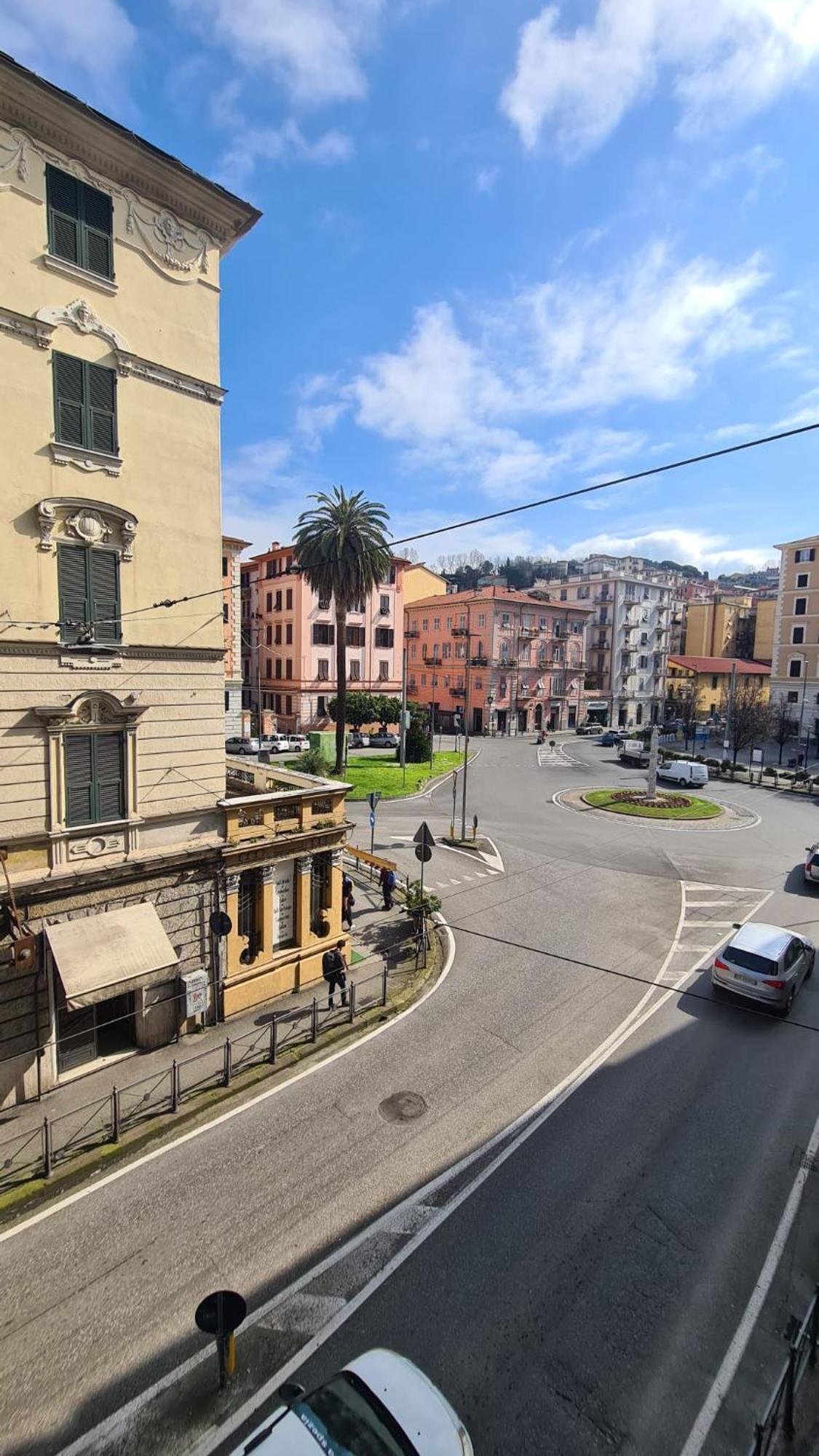 Hotel Amici Holidey Camera Stazione La Spezia Zewnętrze zdjęcie